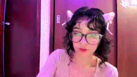 Lunna online show from October 2025 12:58:01 AM