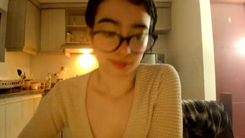 Lunna online show from April 2026 01:25:01 AM