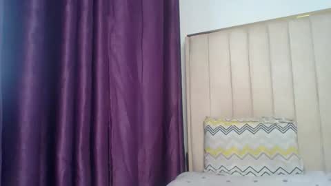 Snapshot of petiteebony6 chatting on May 2026 08:19:01 AM petiteebony6 online show from May 2026 08:19:01 AM