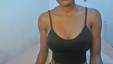 Snapshot of petiteediva chatting on April 2026 02:26:02 AM diva online show from April 2026 02:26:02 AM