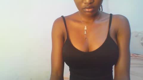 Snapshot of petiteediva chatting on May 2026 02:28:02 AM diva online show from May 2026 02:28:02 AM