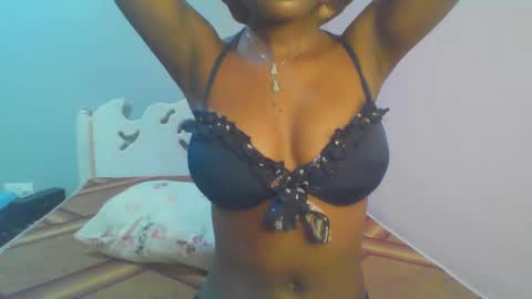 Snapshot of petiteediva chatting on May 2026 02:29:01 AM diva online show from May 2026 02:29:01 AM