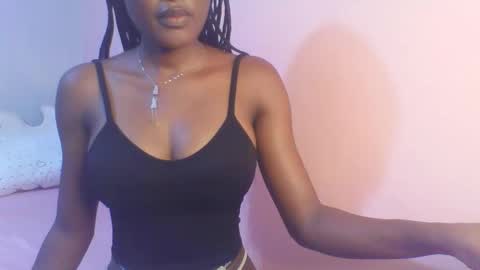 Snapshot of petiteediva chatting on May 2026 02:50:01 AM diva online show from May 2026 02:50:01 AM