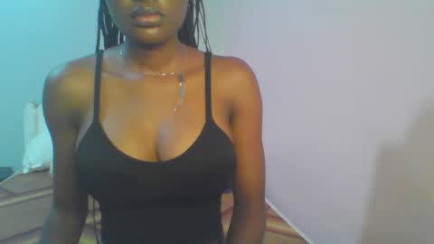 Snapshot of petiteediva chatting on May 2026 02:30:01 AM diva online show from May 2026 02:30:01 AM
