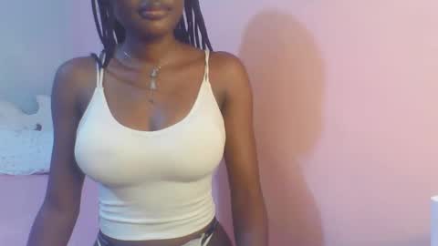 Snapshot of petiteediva chatting on May 2026 02:29:02 AM diva online show from May 2026 02:29:02 AM