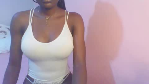 Snapshot of petiteediva chatting on May 2026 02:29:01 AM diva online show from May 2026 02:29:01 AM