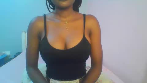 Snapshot of petiteediva chatting on May 2026 02:53:02 AM diva online show from May 2026 02:53:02 AM