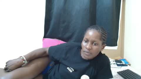 Snapshot of petitegirly12 chatting on September 2025 06:57:02 PM petitegirly12 online show from September 2025 06:57:02 PM