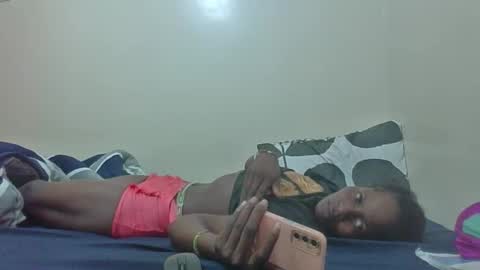 Snapshot of petitegirly12 chatting on October 2025 06:47:01 AM petitegirly12 online show from October 2025 06:47:01 AM