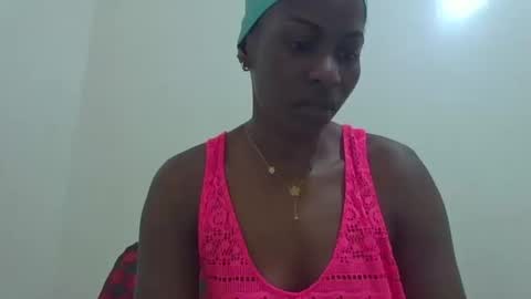 Snapshot of petitegirly12 chatting on October 2025 09:32:01 AM petitegirly12 online show from October 2025 09:32:01 AM