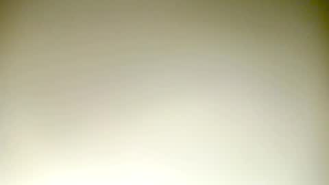 Snapshot of petiteivoryqueen chatting on December 2025 04:18:02 AM danna online show from December 2025 04:18:02 AM