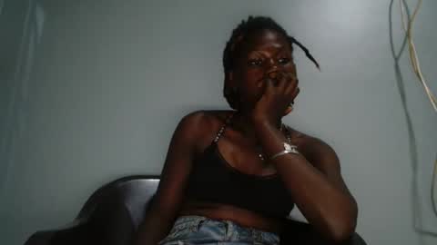Snapshot of petiteme1 chatting on February 2026 06:37:02 PM petiteme1 online show from February 2026 06:37:02 PM