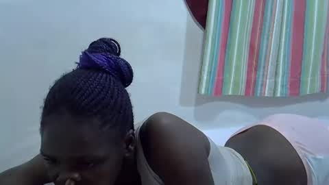 Snapshot of petiteslim2 chatting on May 2026 05:42:01 PM petiteslim2 online show from May 2026 05:42:01 PM