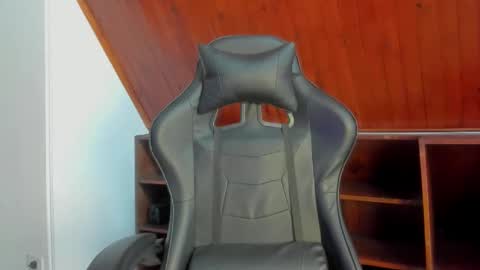 Snapshot of petitesophi chatting on January 2026 05:27:02 PM Sofa online show from January 2026 05:27:02 PM