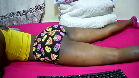 petitetasha online show from October 2025 11:33:02 AM