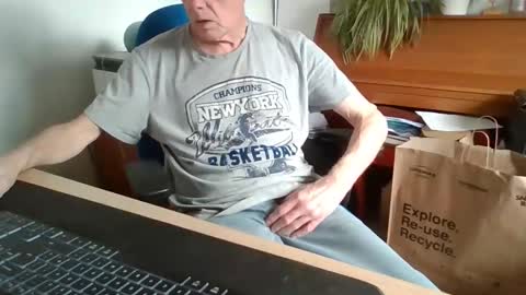 petitwilly online show from April 2026 11:05:01 AM