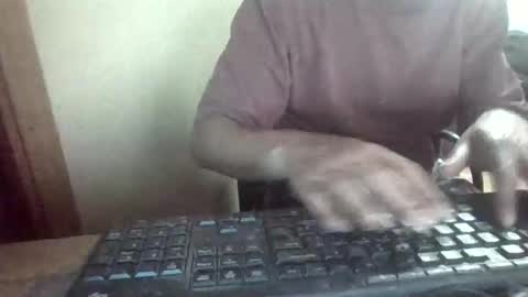 Snapshot of peyo873996 chatting on April 2026 07:07:02 PM peyo873996 online show from April 2026 07:07:02 PM