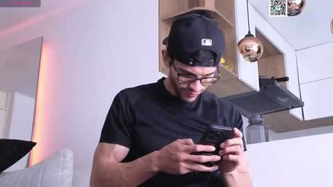 phantom_bigger1 online show from February 2025 03:08:01 PM