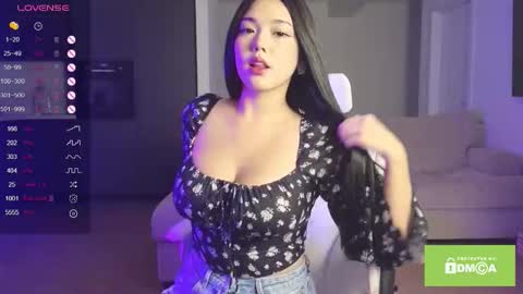 Snapshot of phantom_wave chatting on January 2026 01:11:01 AM Sezim online show from January 2026 01:11:01 AM