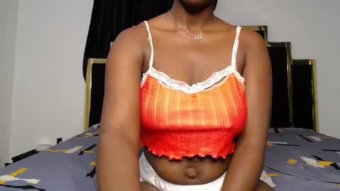 Snapshot of phat_pussylips chatting on June 2026 12:19:01 AM tatiana online show from June 2026 12:19:01 AM