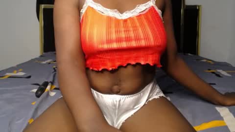 Snapshot of phat_pussylips chatting on June 2026 11:14:01 PM tatiana online show from June 2026 11:14:01 PM