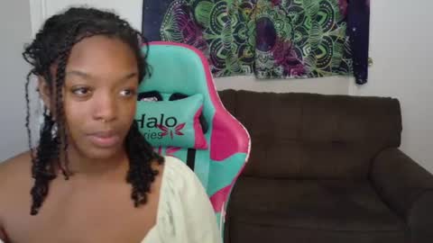 Snapshot of phatjuicypeach chatting on June 2026 05:32:01 PM Destiny Adams online show from June 2026 05:32:01 PM