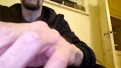 Snapshot of phil2102 chatting on January 2025 11:47:01 PM phil2102 online show from January 2025 11:47:01 PM