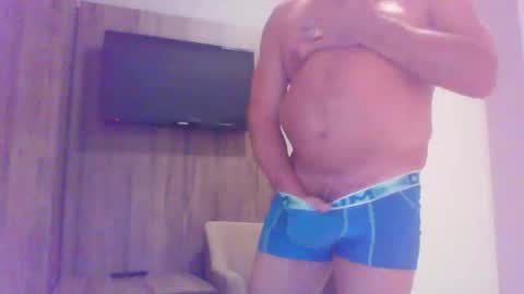 Snapshot of phil279 chatting on November 2025 09:25:02 PM Phil online show from November 2025 09:25:02 PM