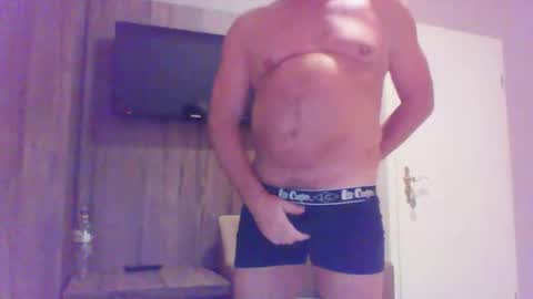 Snapshot of phil279 chatting on November 2025 05:06:01 AM Phil online show from November 2025 05:06:01 AM