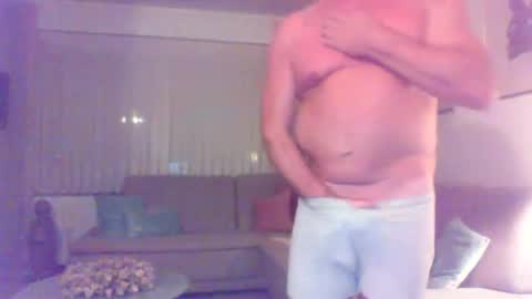 Snapshot of phil279 chatting on November 2025 11:36:02 PM Phil online show from November 2025 11:36:02 PM