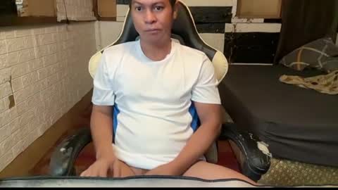 Snapshot of philcummx chatting on June 2026 08:48:01 PM PHIL online show from June 2026 08:48:01 PM