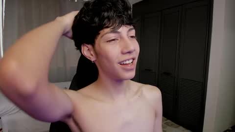 Phil.   INDEPENDENT MODEL online show from May 2026 07:09:01 PM