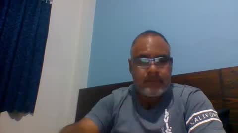 Snapshot of philldrake11406063 chatting on June 2026 04:25:02 AM Phill online show from June 2026 04:25:02 AM