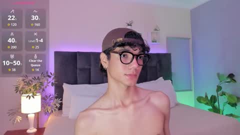 Snapshot of phillicious_ chatting on December 2025 11:23:02 PM Phillip online show from December 2025 11:23:02 PM