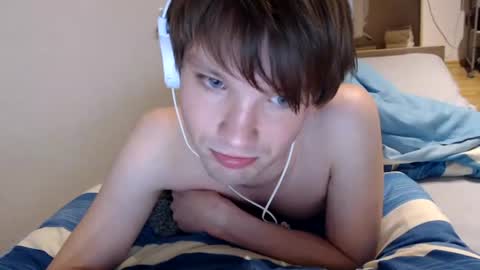 Snapshot of phillip25y chatting on June 2026 09:14:01 PM phillip25y online show from June 2026 09:14:01 PM
