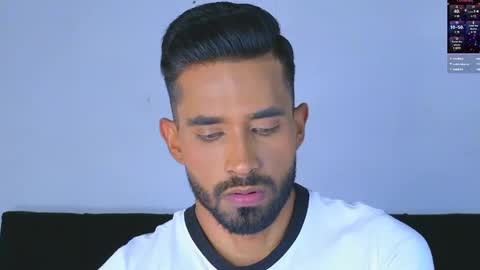 Snapshot of phillip_rayn chatting on December 2024 02:53:02 AM phillip online show from December 2024 02:53:02 AM