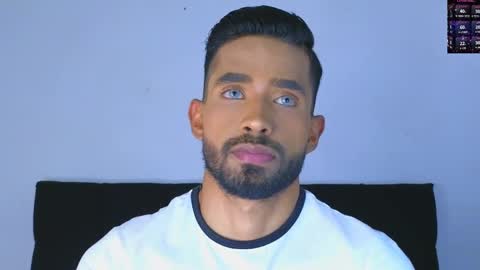 Snapshot of phillip_rayn chatting on December 2024 09:06:01 PM phillip online show from December 2024 09:06:01 PM