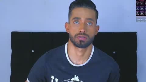 Snapshot of phillip_rayn chatting on December 2024 03:53:01 PM phillip online show from December 2024 03:53:01 PM