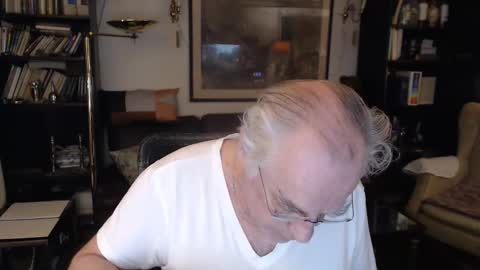 Snapshot of philoumis2 chatting on January 2025 07:20:01 PM Philippe online show from January 2025 07:20:01 PM