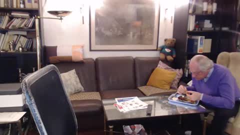 Snapshot of philoumis2 chatting on February 2025 11:09:02 PM Philippe online show from February 2025 11:09:02 PM