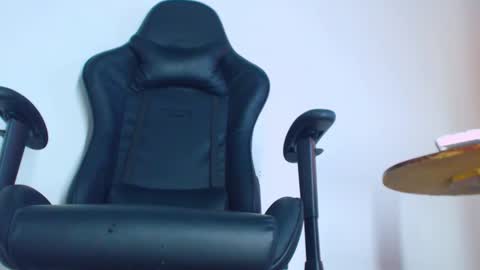 phlilloyhighclouds online show from February 2026 05:18:01 PM