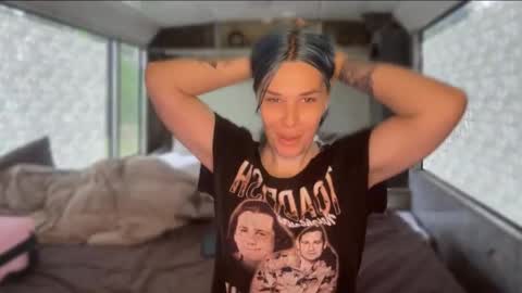 Snapshot of phoebebobebe chatting on October 2025 07:01:02 AM phoebebobebe online show from October 2025 07:01:02 AM