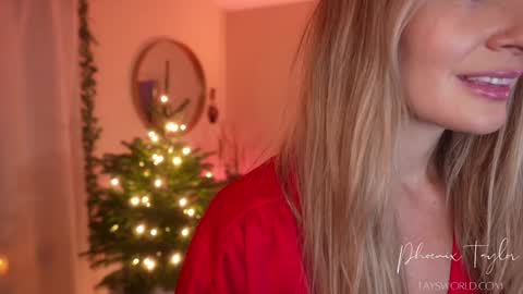 PHOENIX TAYLOR online show from December 2025 02:42:01 AM