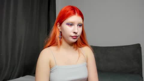 Snapshot of phoenixvale chatting on December 2025 02:11:01 PM Phoenixvale Pls follow me online show from December 2025 02:11:01 PM