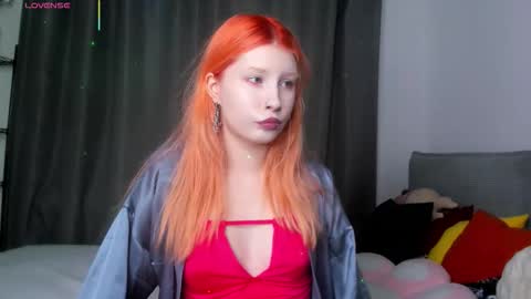 Snapshot of phoenixvale chatting on December 2025 03:06:01 PM Phoenixvale Pls follow me online show from December 2025 03:06:01 PM