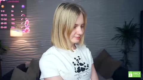 Hann G. Jones online show from December 2025 04:18:02 AM