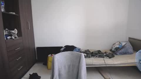 izzy online show from April 2026 04:15:02 PM