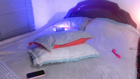  PIA FISHER  online show from February 2026 06:26:01 AM