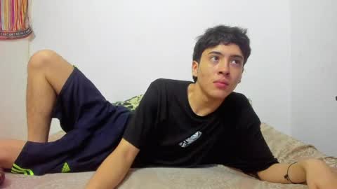 picaszomilos350 online show from March 2026 07:37:01 PM