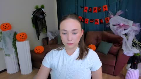 Emelie online show from November 2025 10:15:02 AM